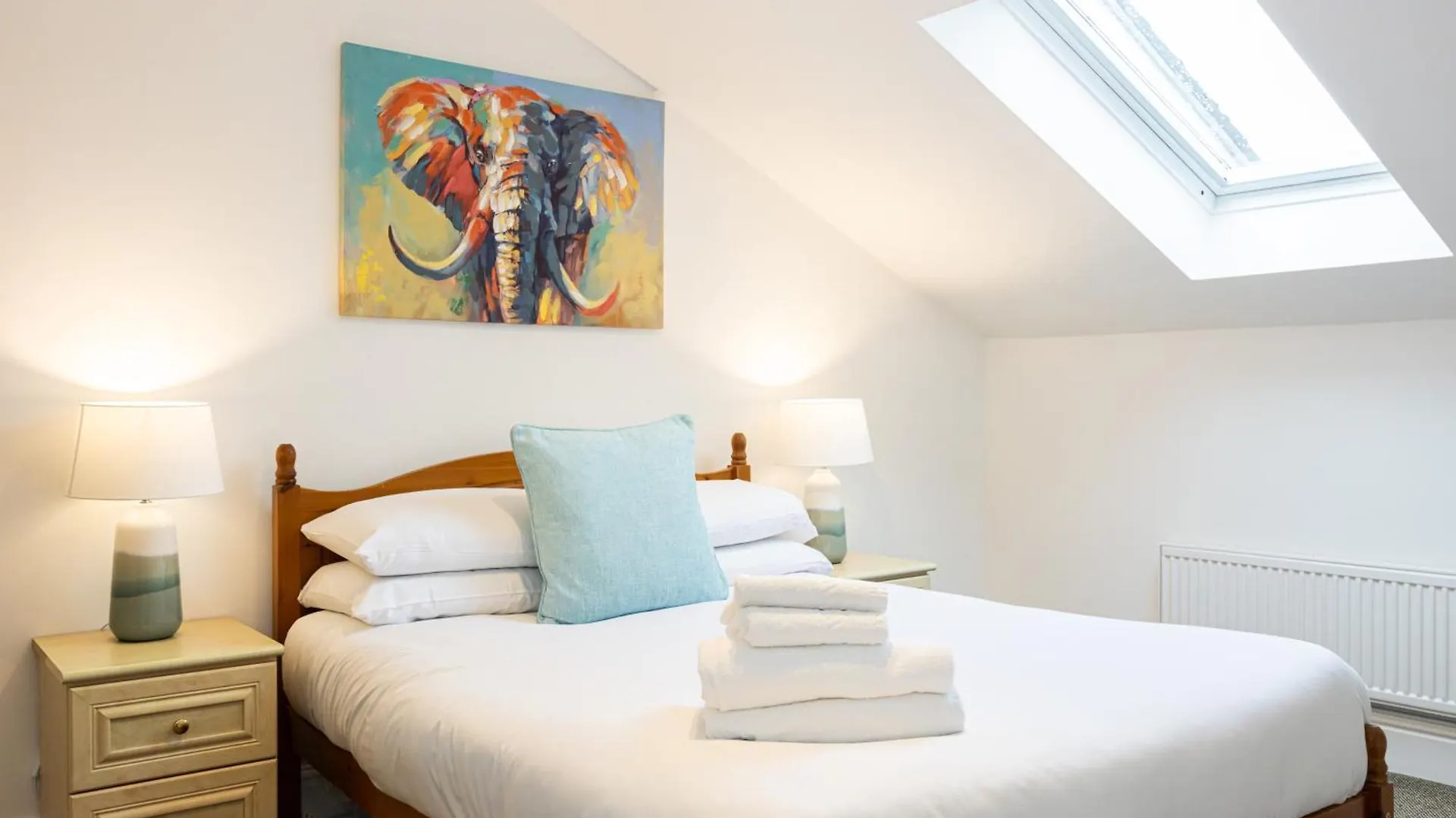 The Burton- Free Gated Parking Apartment Manchester