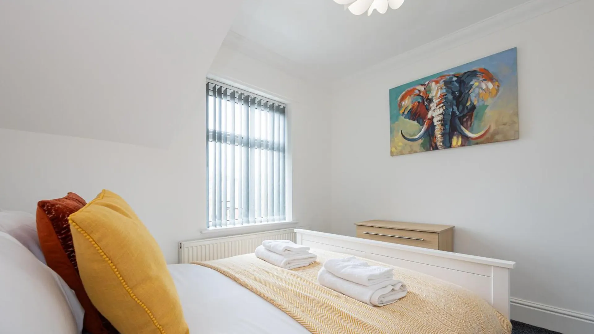 The Burton- Free Gated Parking Apartment Manchester United Kingdom